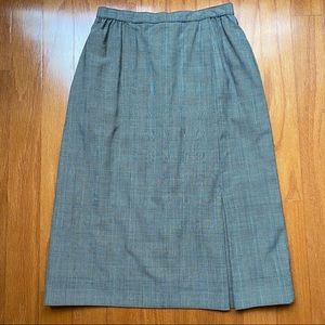 Lined lightweight Glen plaid sheath skirt